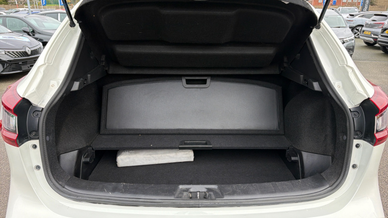 Nissan Qashqai 1.3 DiG-T N-Connecta 5dr [Glass Roof Pack] Petrol Hatchback